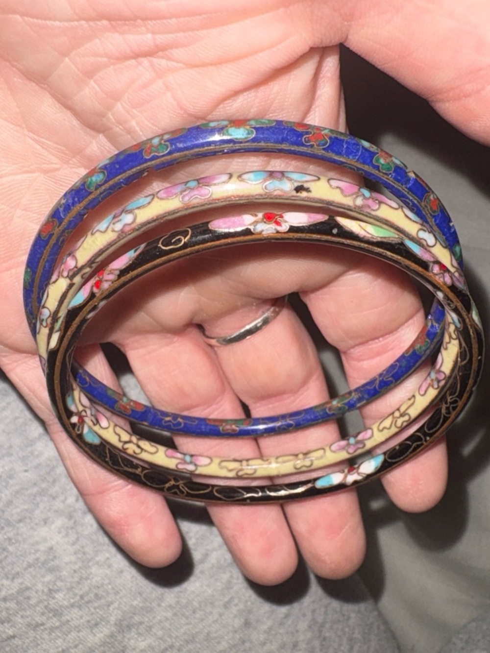 Cloisonné Floral Stackable Bangle Set in Blue, Cream and Black